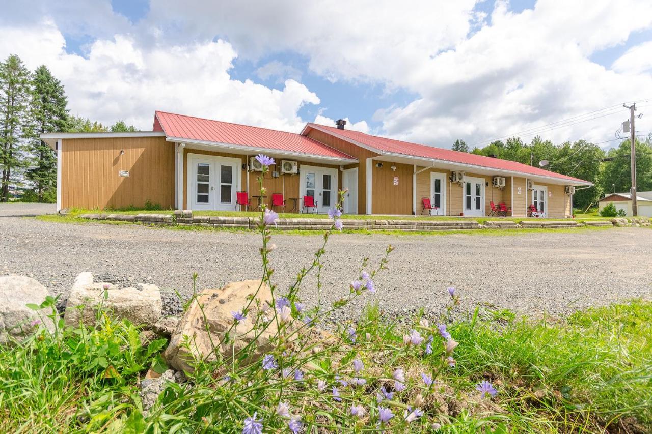 Motel Le Saint Alex Exteriér fotografie
