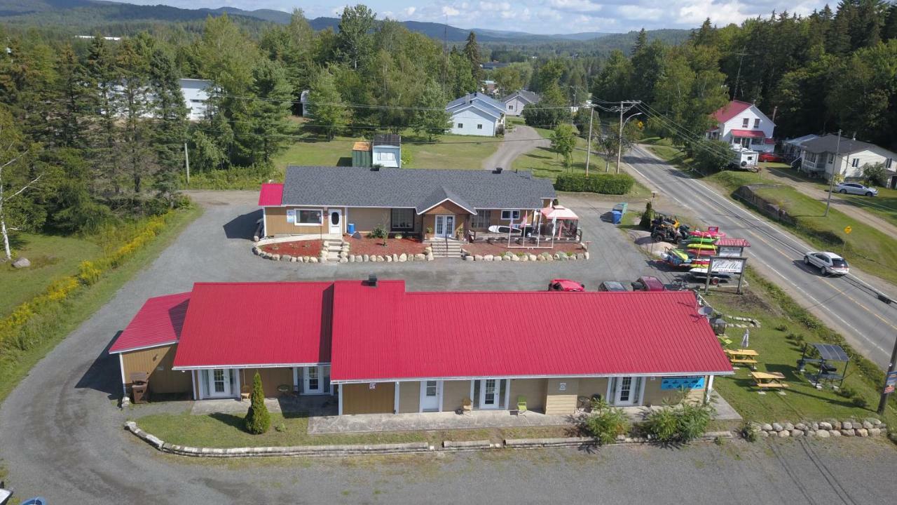 Motel Le Saint Alex Exteriér fotografie